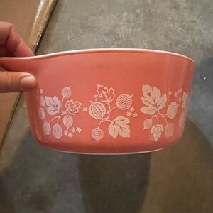Vintage Pyrex gooseberry